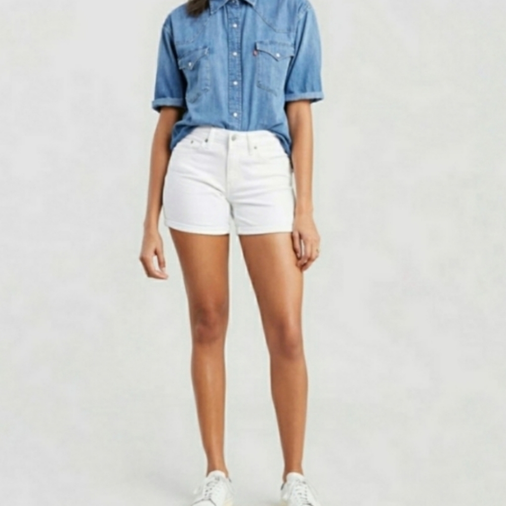 Levi's mid lenght jean shorts